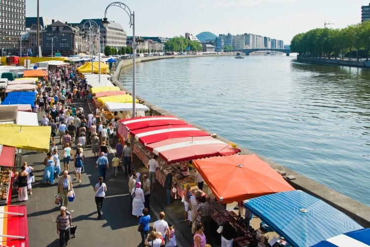 Marché de la Batte in Luik, grote markt op zondag