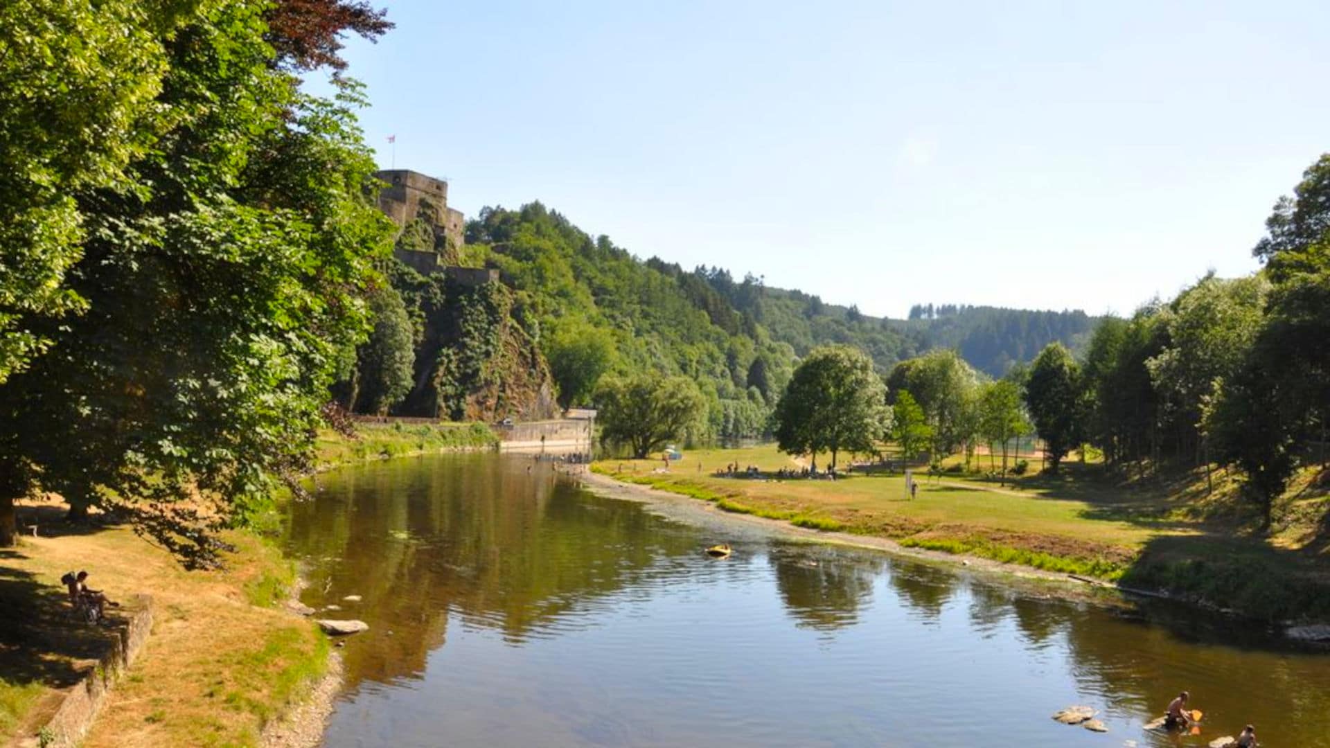 Zwemmen bij Pont de la Poulie in Bouillon Ardennen.nl