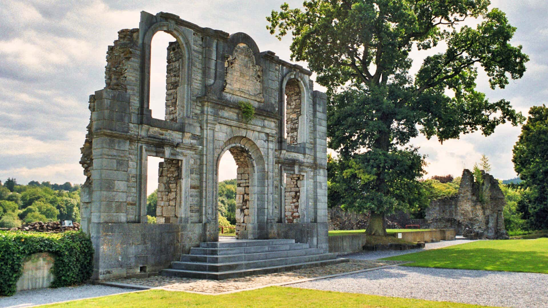 Gravenkasteel van Rochefort Rondleding van 1 uur Ardennen.nl