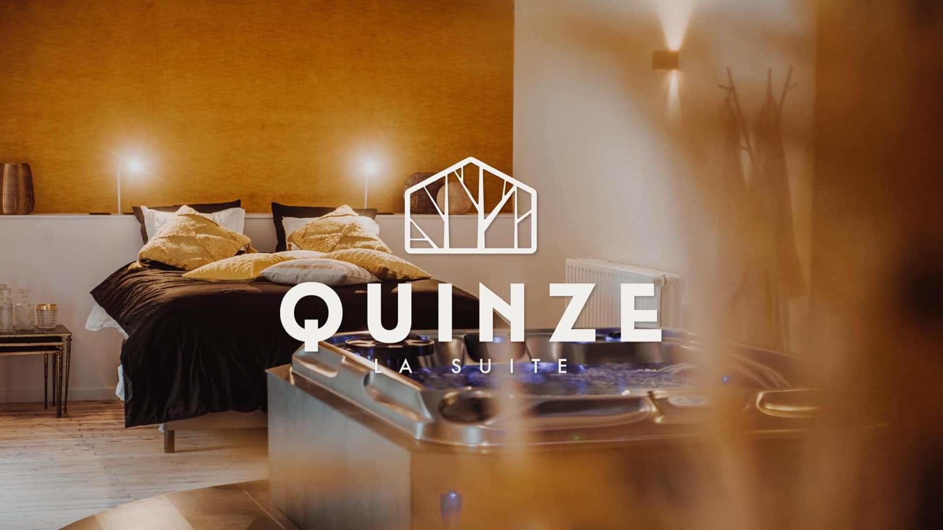 Quinze, elegant ingerichte privé suites met jacuzzi