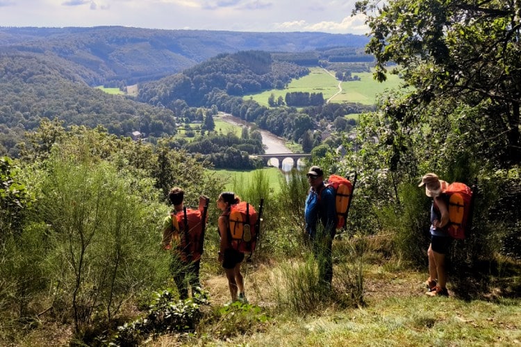 Wandelen in de Ardennen met de packraft op je rug