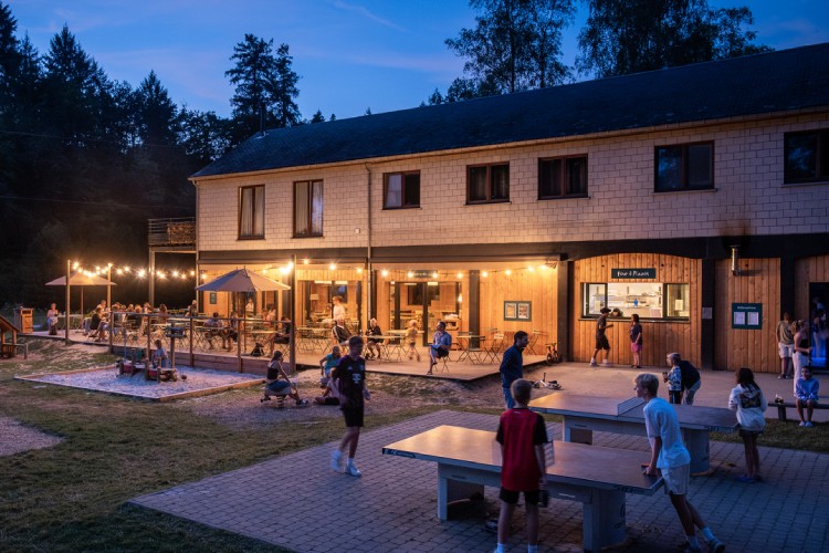 Restaurant van Camping Huttopia Vallée de la Semois in de Ardennen