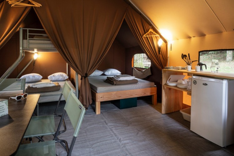 Tent op Camping Huttopia Vallée de la Semois in de Ardennen