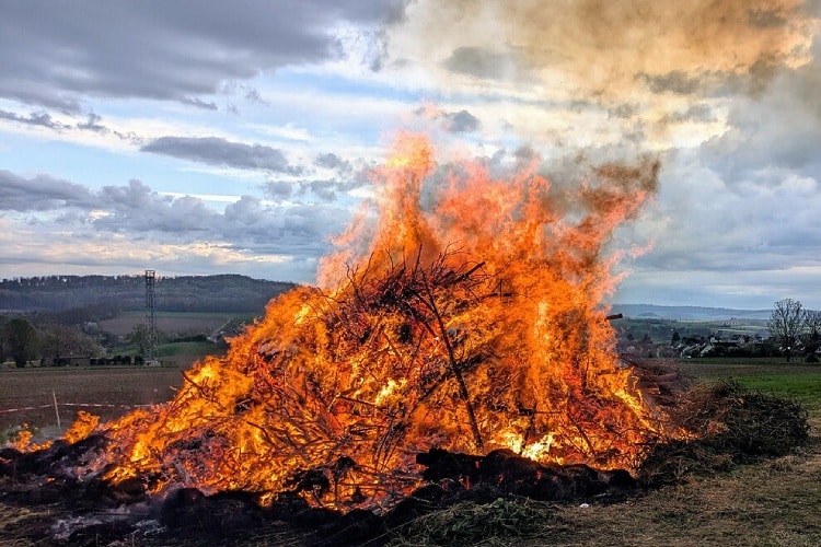 Paasvuren in de Ardennen