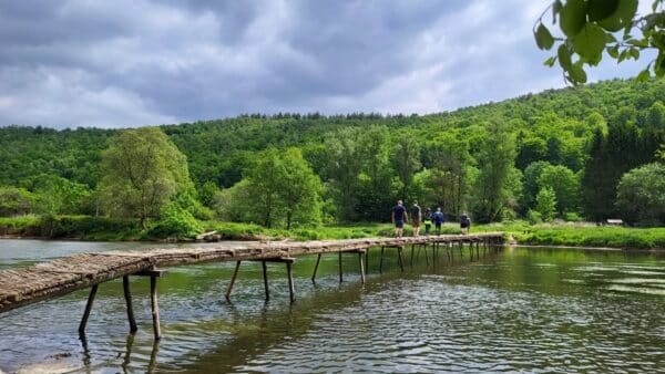 Vergeet Durbuy: Dit geheime dorpje in de Ardennen is véél mooier