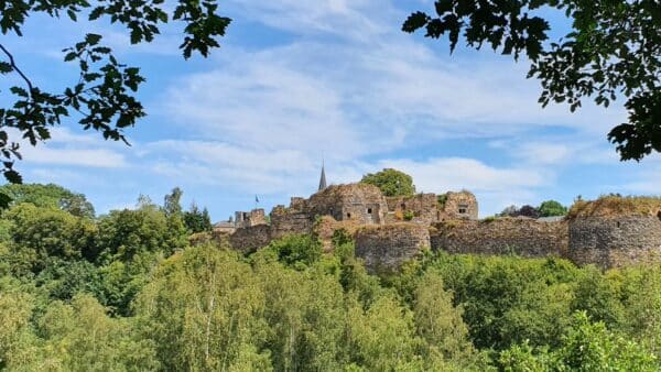 Kasteel van Montcornet in de Franse Ardennen