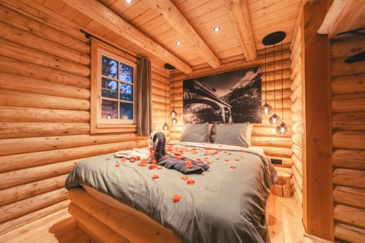 Refugio in Aywaille: romantisch chalet met jacuzzi en sauna