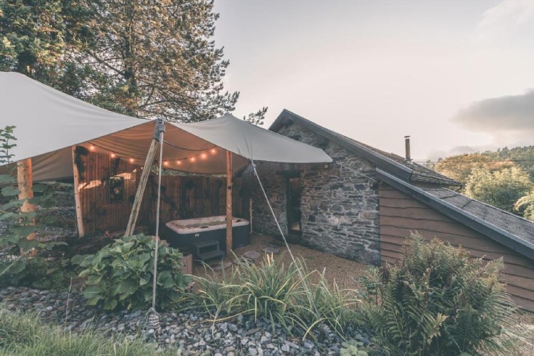 Mooi huisje met jacuzzi in de tuin Ardennen