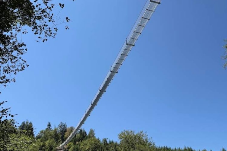 Hangbrug van Sainte-Cécile: ontdek de Himalayabrug